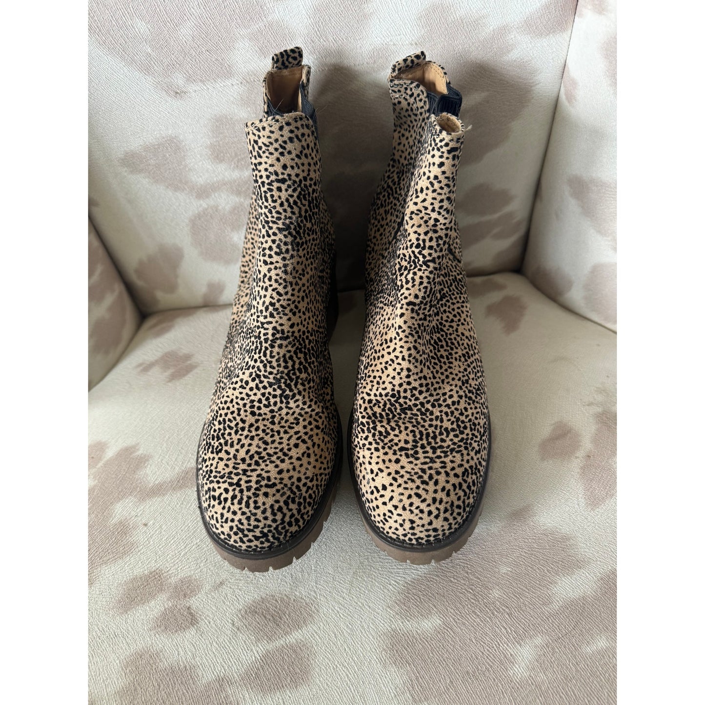 Altar's State Edele Chunky Cheetah Print Chelsea Ankle Boot Size Gently Used 6 M