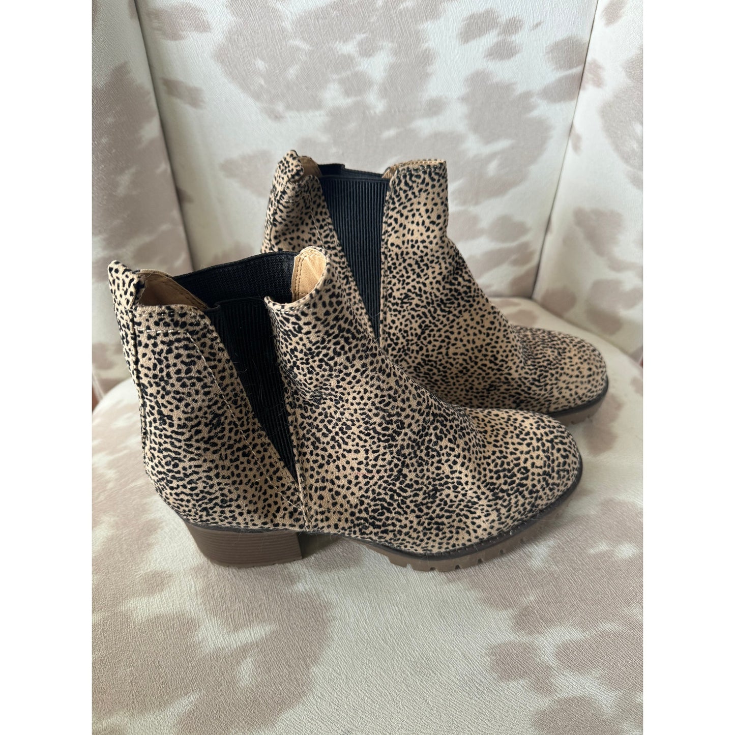 Altar's State Edele Chunky Cheetah Print Chelsea Ankle Boot Size Gently Used 6 M