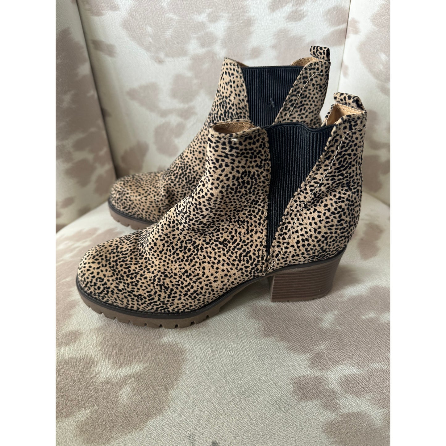 Altar's State Edele Chunky Cheetah Print Chelsea Ankle Boot Size Gently Used 6 M